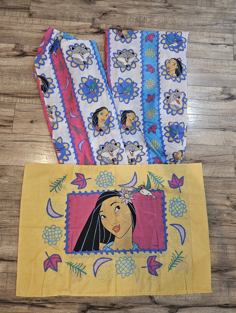 Vintage Disney Pocahontas Toddler Size Sheet set and Pillowcase USA - Picture 1 of 4